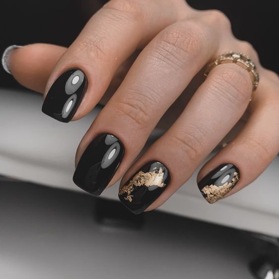  عکس طرح ناخن رنگ مشکی