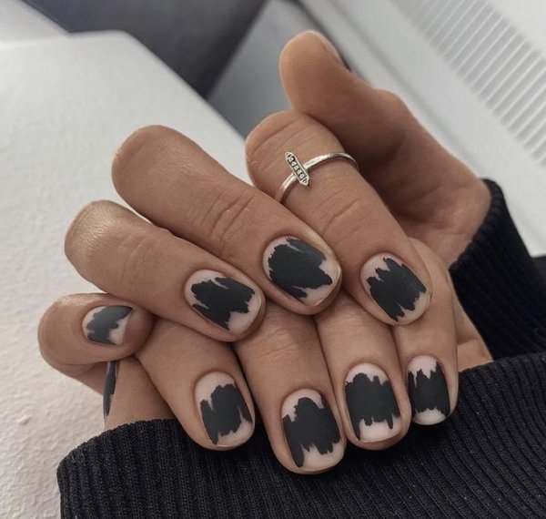  عکس طرح ناخن مشکی خفن کوتاه