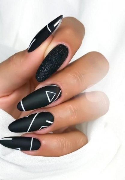  عکس طرح ناخن مشکی خفن کوتاه