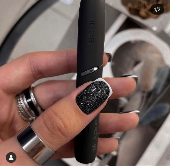  عکس طرح ناخن مشکی خفن کوتاه