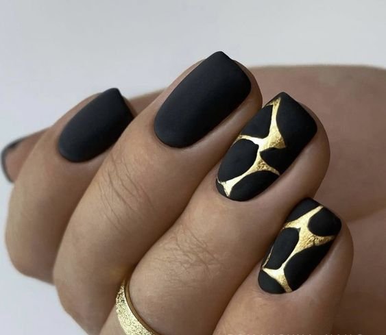  عکس طرح ناخن مشکی خفن کوتاه