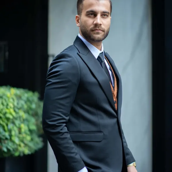  ژست عکاسی مردانه رسمی