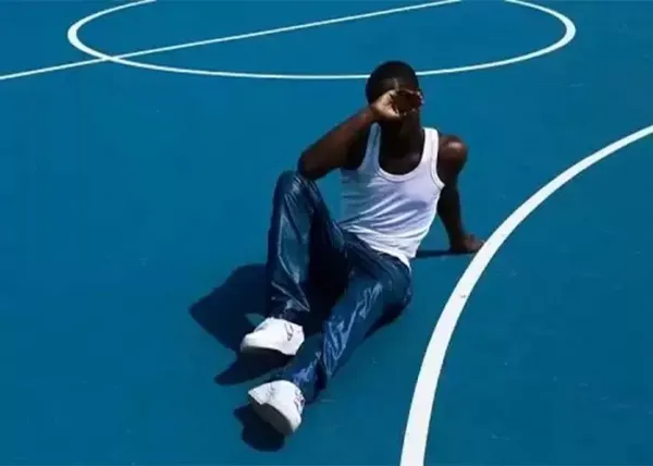  ژست عکاسی مردانه ایستاده