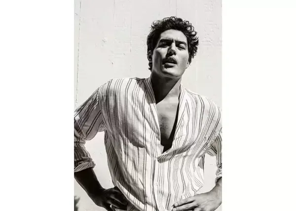  ژست عکاسی مردانه ایستاده