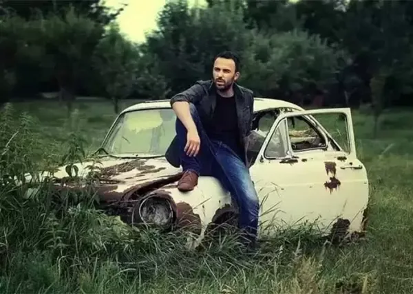  ژست عکاسی مردانه ایستاده