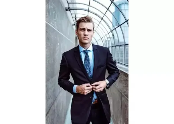  ژست عکاسی مردانه ایستاده