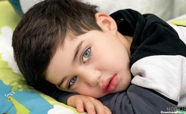  عکس بچه خوشگل چشم رنگی پسر بزرگ