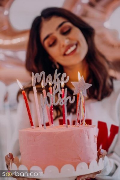  ژست عکس تولد دخترانه در خانه