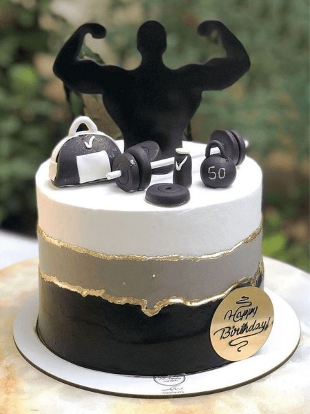  کیک تولد پسرانه بزرگسال ساده