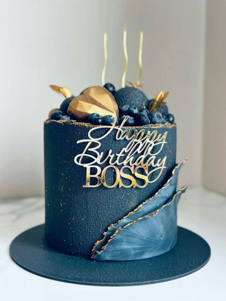  کیک تولد پسرانه بزرگسال ساده