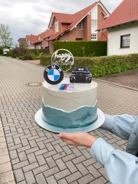  کیک تولد پسرانه بزرگسال ساده