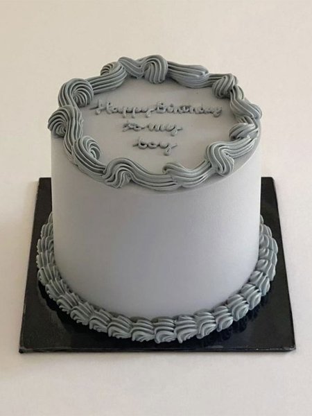  کیک تولد پسرانه بزرگسال ساده