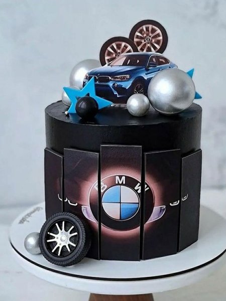  کیک تولد پسرانه بزرگسال ساده