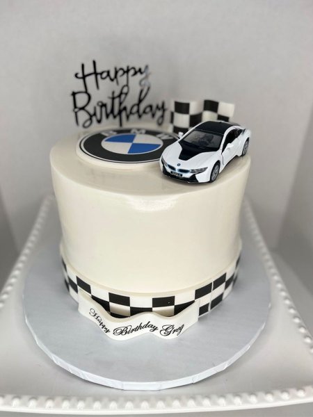  کیک تولد پسرانه بزرگسال ساده