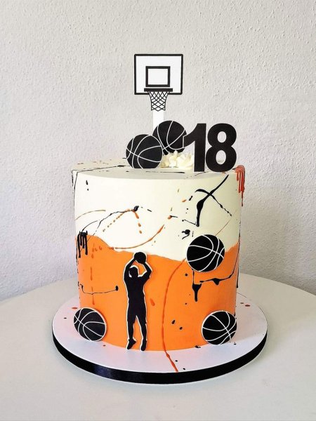  کیک تولد پسرانه بزرگسال ساده