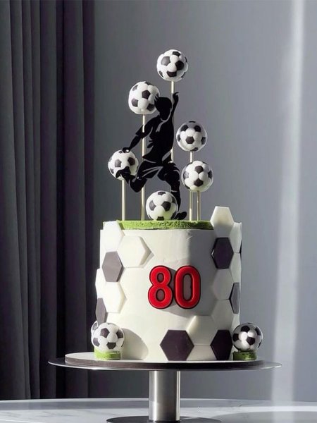  کیک تولد پسرانه بزرگسال ساده