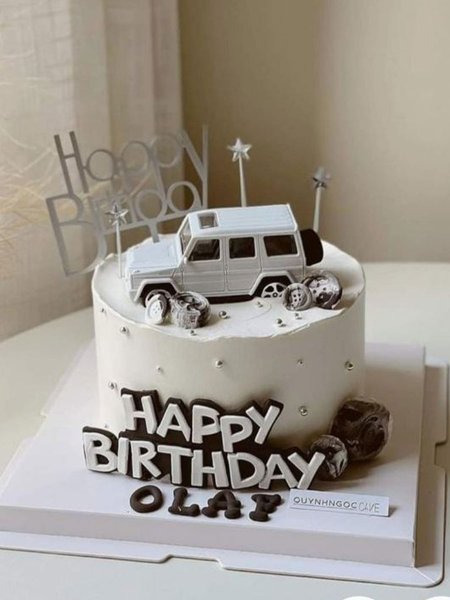  کیک تولد پسرانه بزرگسال ساده