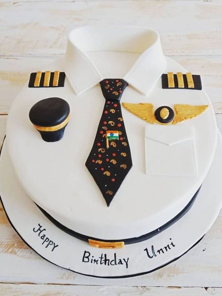  کیک تولد پسرانه بزرگسال ساده