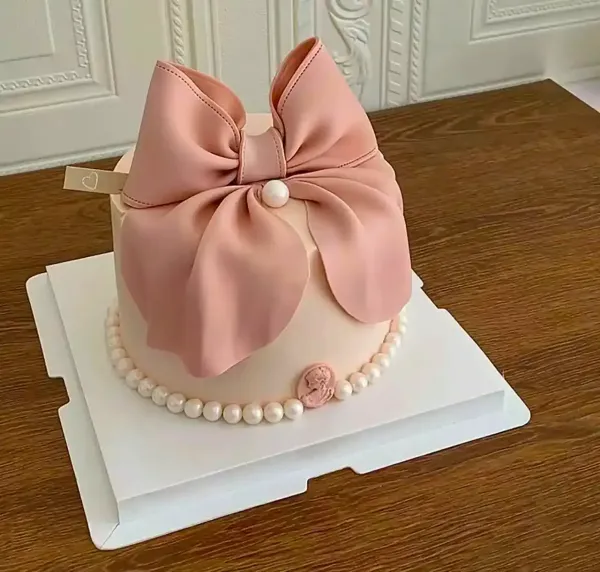  عکس کیک تولد دخترانه شیک و ساده