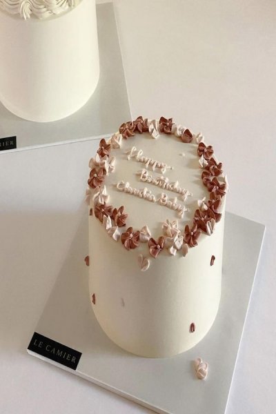  69 عکس کیک تولد زنانه لاکچری اینستاگرام