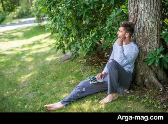  ژست عکاسی دخترانه در باغ