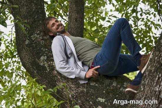  ژست عکاسی دخترانه در باغ