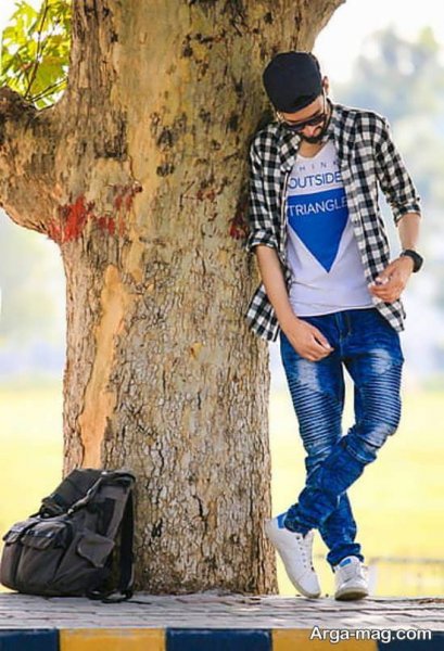  ژست عکاسی دخترانه در باغ