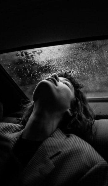 ژست عکاسی دخترانه