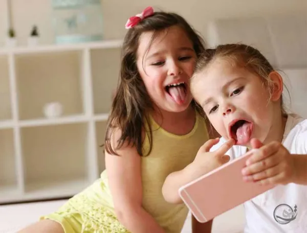  ژست عکس دونفره سلفی بدون چهره