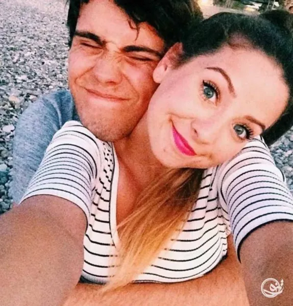  ژست عکس دونفره سلفی بدون چهره