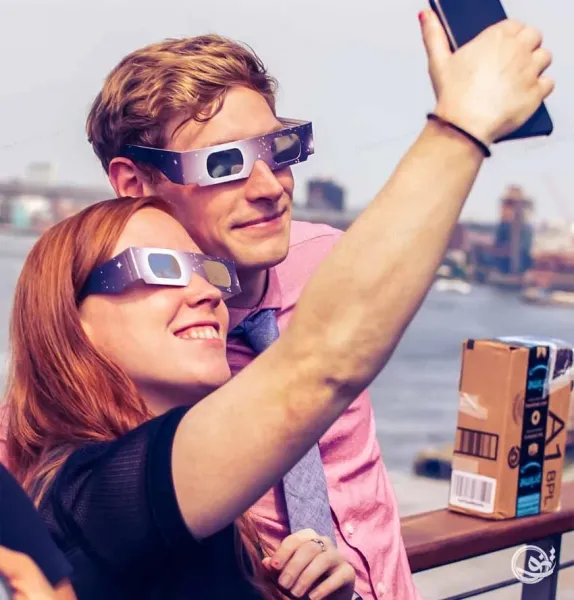  ژست عکس دونفره سلفی بدون چهره