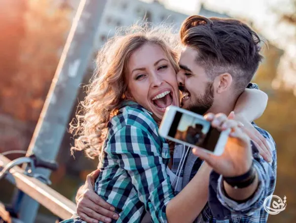  ژست عکس دونفره سلفی بدون چهره