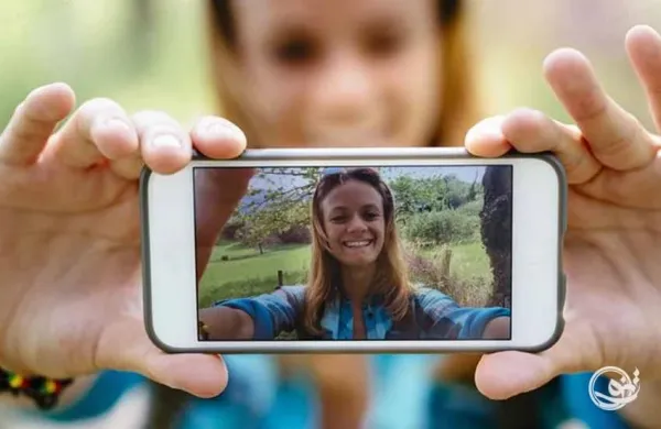  ژست عکس دونفره سلفی بدون چهره