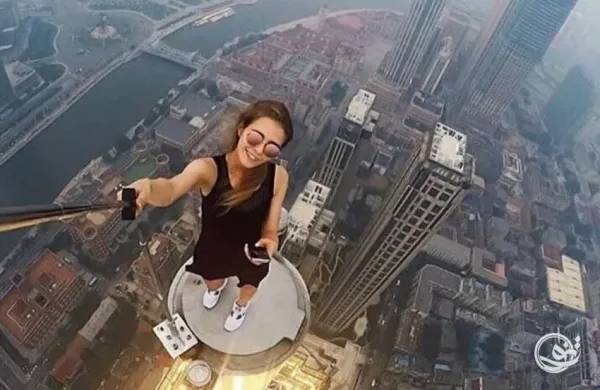  ژست عکس دونفره سلفی بدون چهره