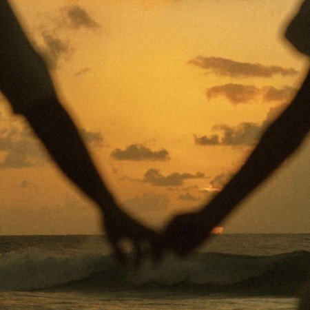  عکس دست دختر و پسر عاشقانه