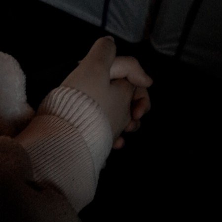  عکس دست دونفره فیک طبیعی