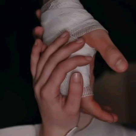  عکس دست دونفره فیک طبیعی