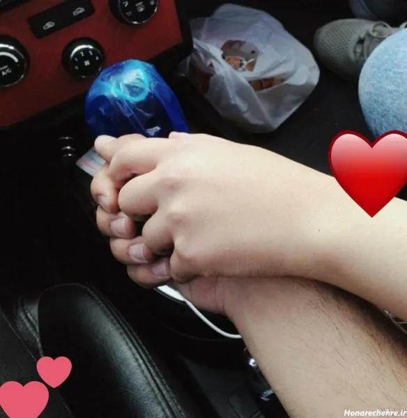  عکس دست دونفره طبیعی تو ماشین