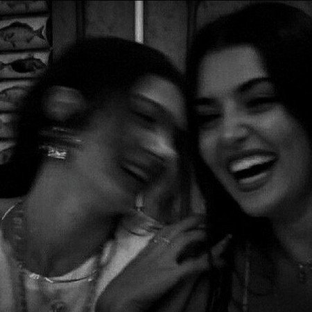  عکس پروفایل دخترونه اسپرت سیاه و سفید