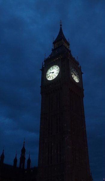  بک گراند دارک پینترست