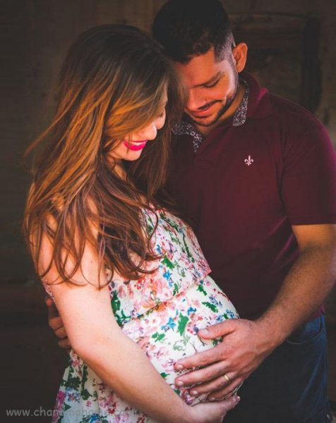  ژست عکس بارداری با همسر