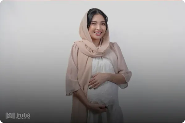 ژست عکس بارداری با حجاب