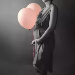  عکس زن حامله در بغل همسرش