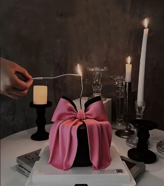  کیک پاپیونی ترند اینستا صورتی