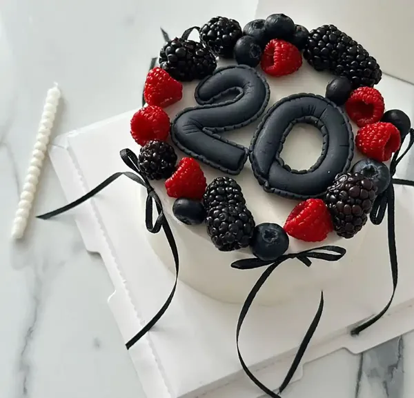  کیک پاپیونی ترند آبی