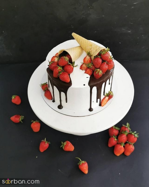  عکس کیک عروسی ترند توت فرنگی