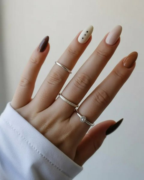  رنگ لاک ترند پاییز ۱۴۰۴