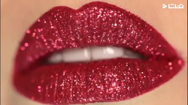  رژ لب مخملی اکلیلی