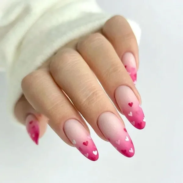  عکس ناخن های ترند سال ۱۴۰۴