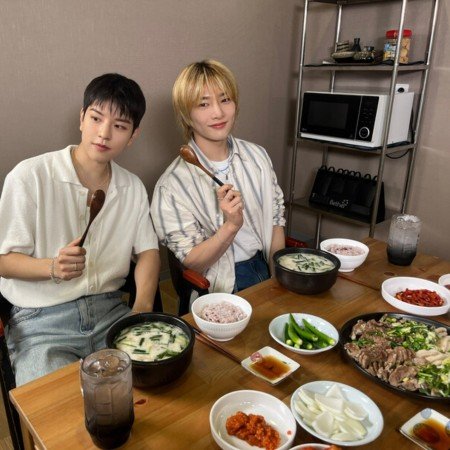  عکس های پروف گروه دوستانه